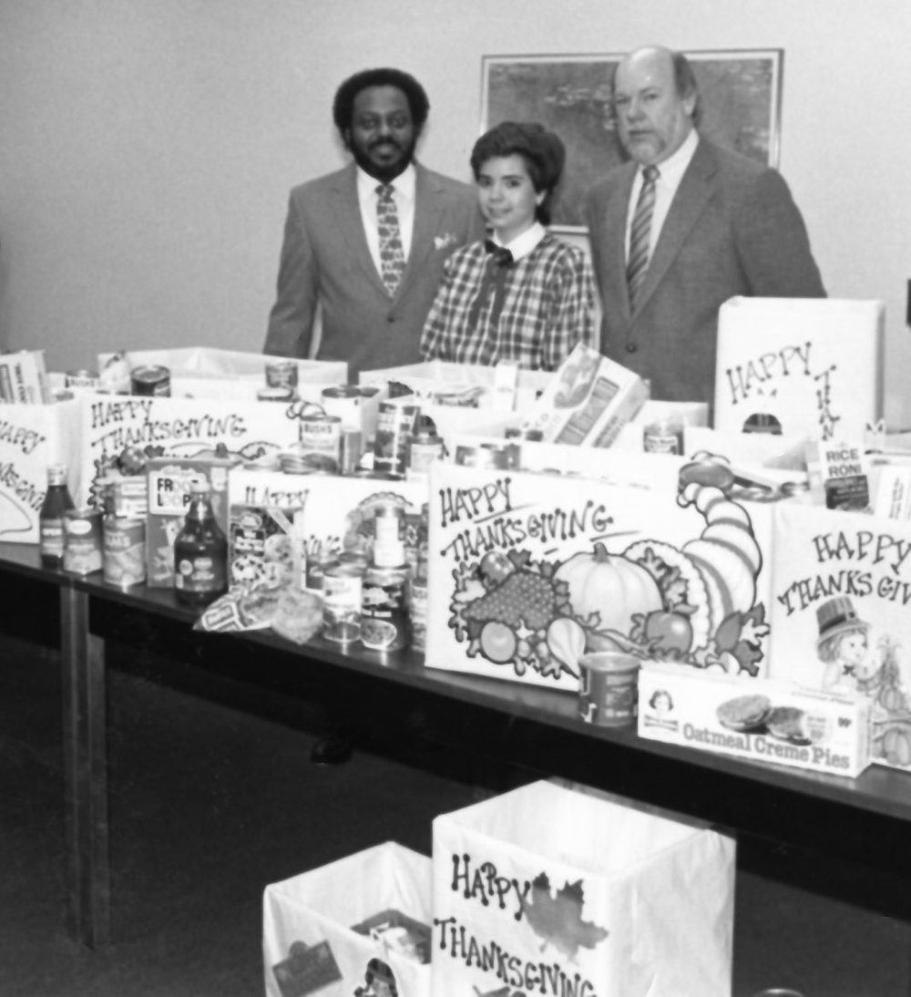 Food collected for Thanksgiving distribution, 1986